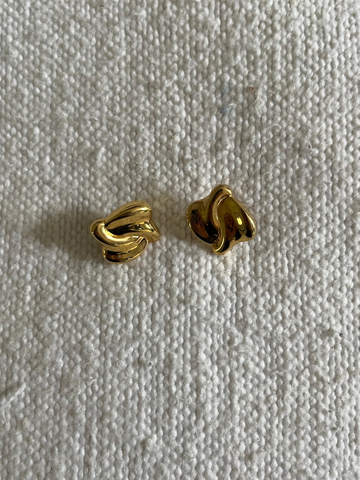 Vintage Mini Wavy Earrings