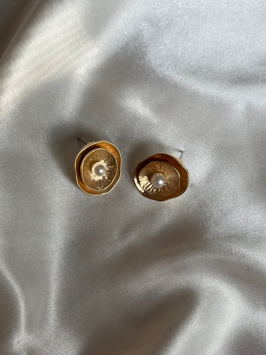 Vintage Flower Stud with Pearl center