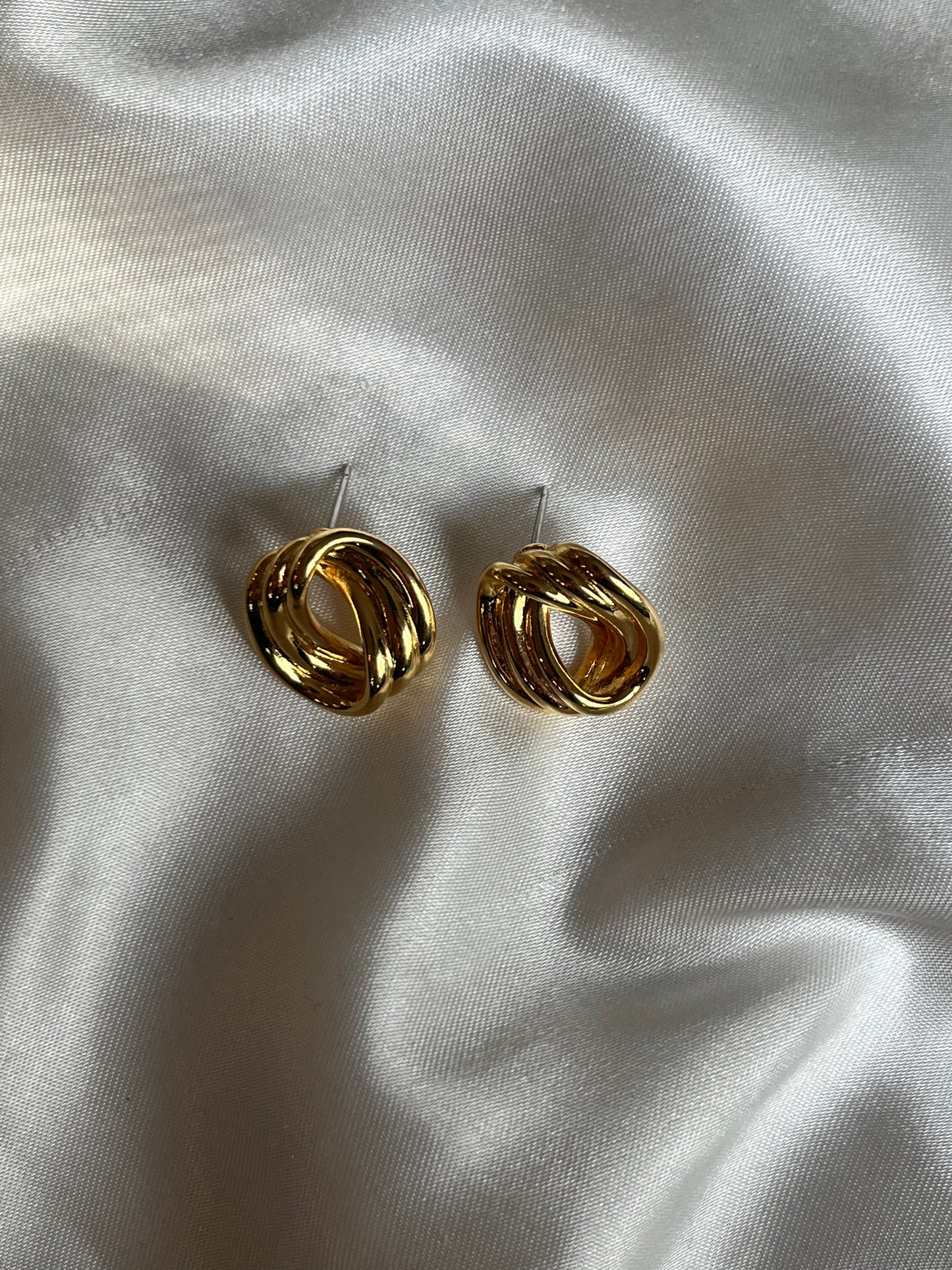 Vintage Mini Loose Knot Earrings