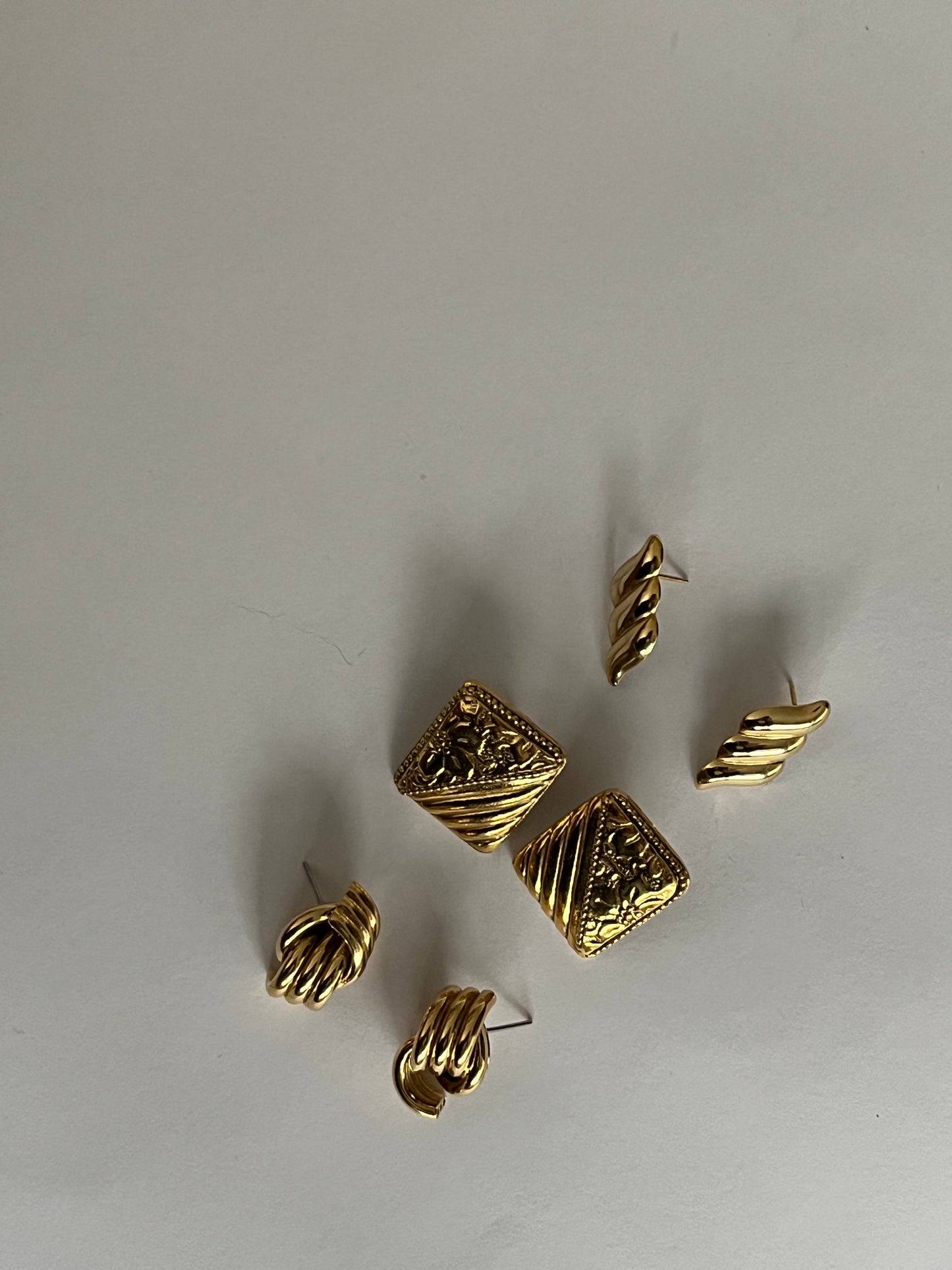 Vintage Mini Knot Earrings